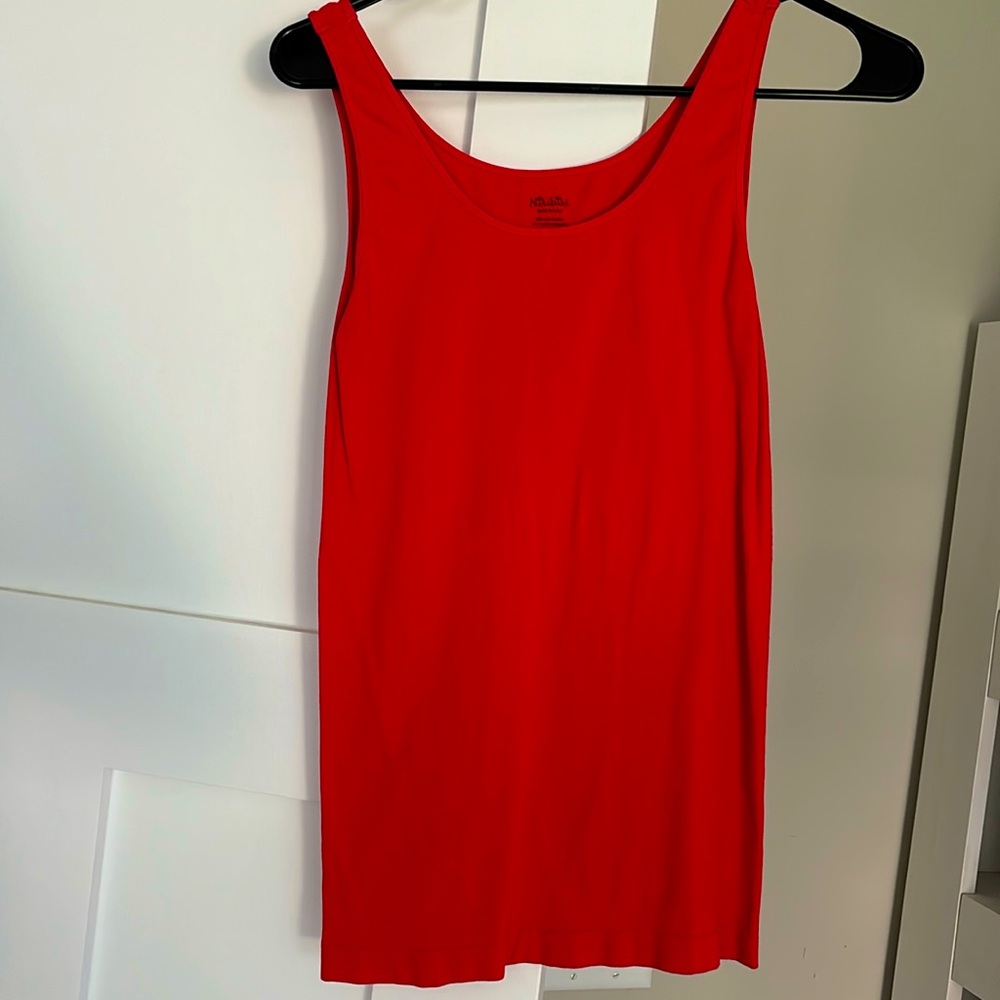Nikibiki Tank Top